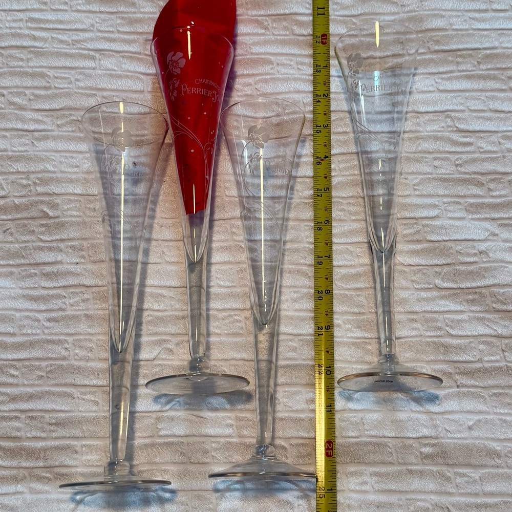 🍾 lot 4 PERRIER JOUET trumpet Champagne Flutes glasses NWT France white floral - Picture 7 of 9